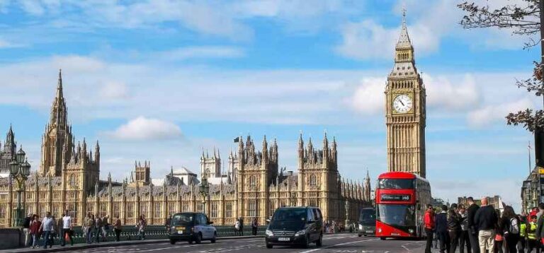 15 Things To Do When You First Arrive In The UK